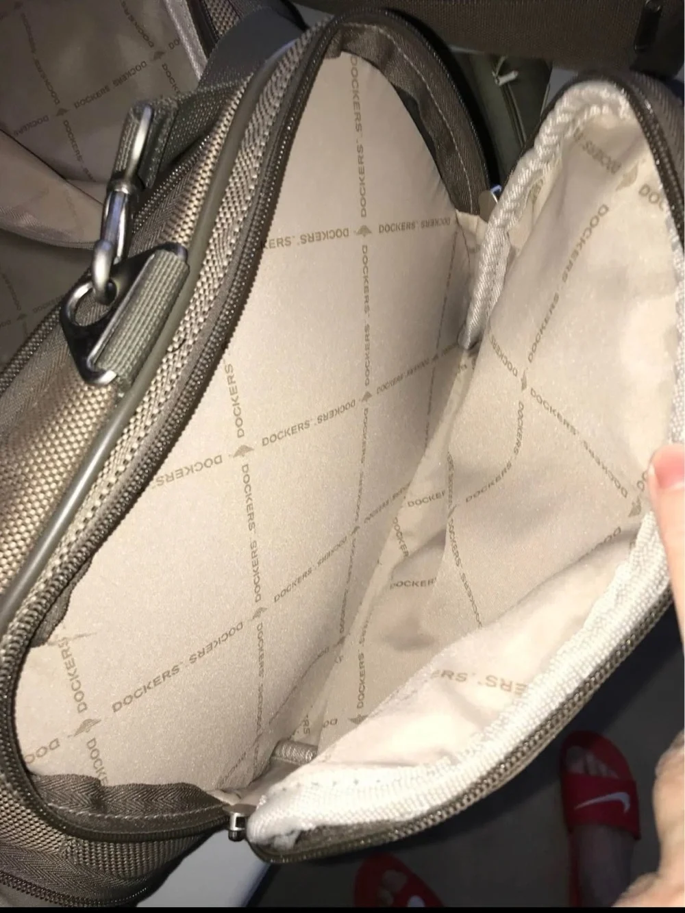 Dockers Rolling Duffel Bag EUC!